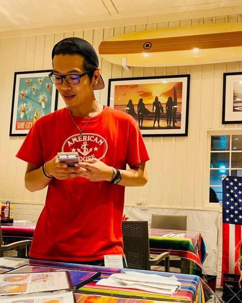 LA SALSA マークイズ みなとみらい店の制服2