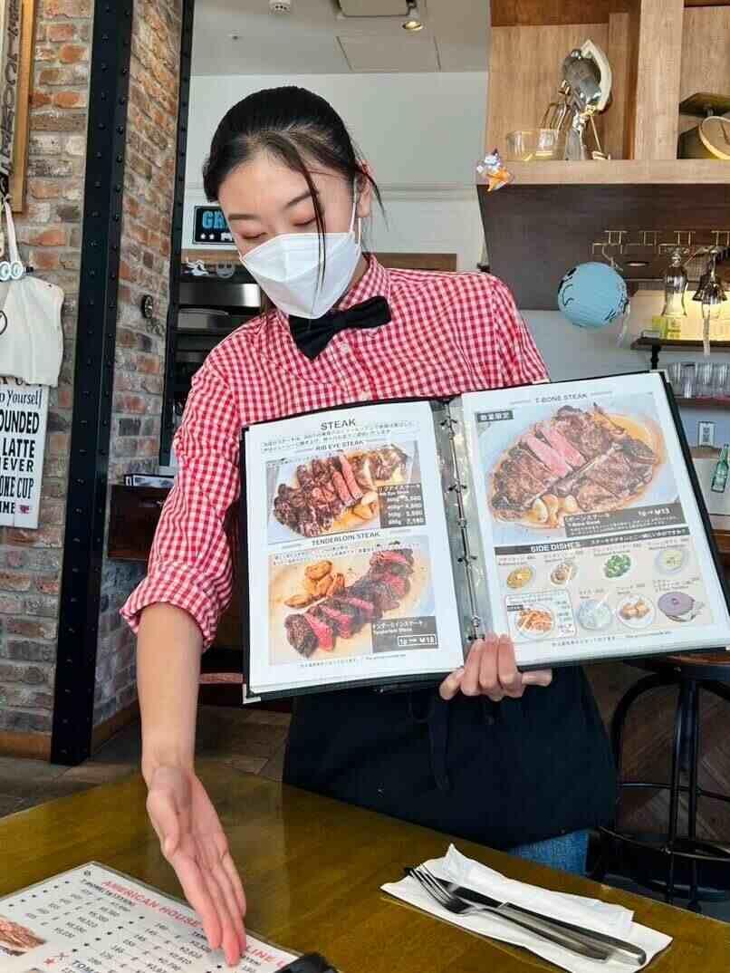 AMERICAN HOUSE DINER 港山下店(株式会社アメリカンハウス)の制服1