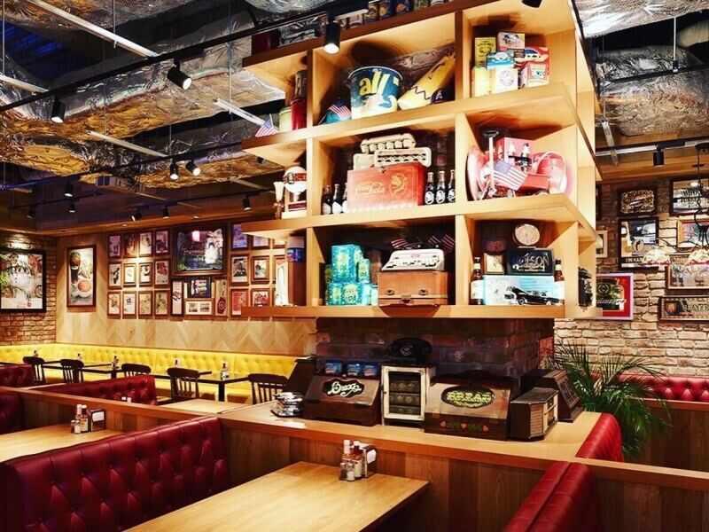 AMERICAN HOUSE DINER 港山下店(株式会社アメリカンハウス)の仕事画像3