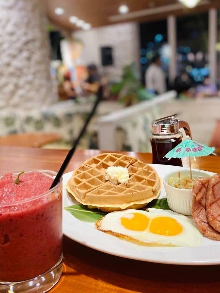 HALENOHEA イオンモール幕張新都心店の制服3