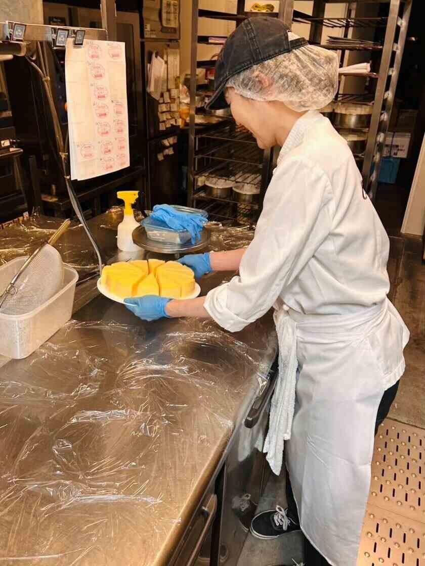 JO'S American Cafe 元町店の制服1