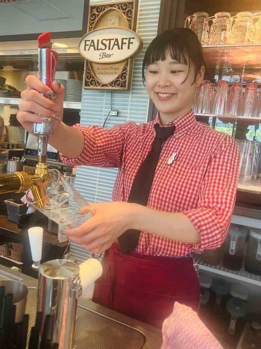 AMERICANHOUSE クイーンズスクエア店の制服2