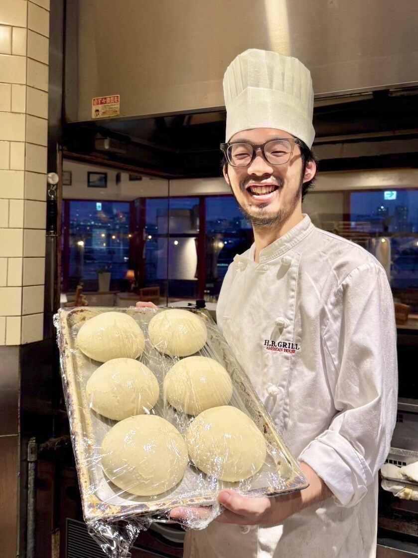 H・B GRILL アクアシティお台場店の制服2