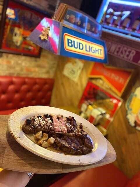 AMERICAN HOUSE グランベリーパーク店(株式会社アメリカンハウス)の制服5