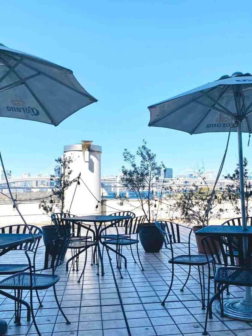 H・B GRILL アクアシティお台場店の制服6