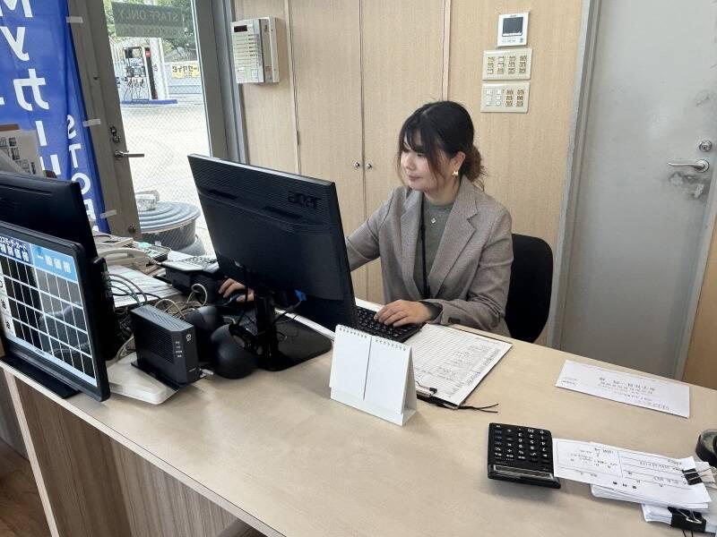 セルフこうのすやま店の仕事画像2