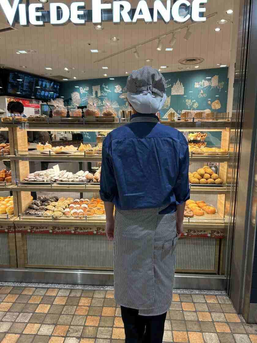 ヴィ・ド・フランス 秋田店の制服2