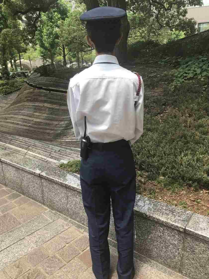 関西警備保障株式会社の制服3