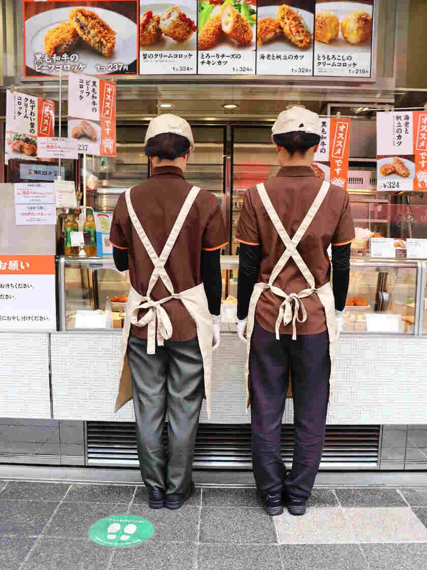 JR神戸駅周辺 神戸コロッケの制服2