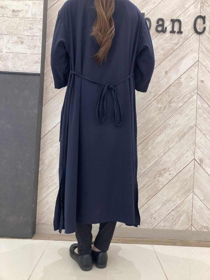 メイクアップソリューション神戸店の制服2
