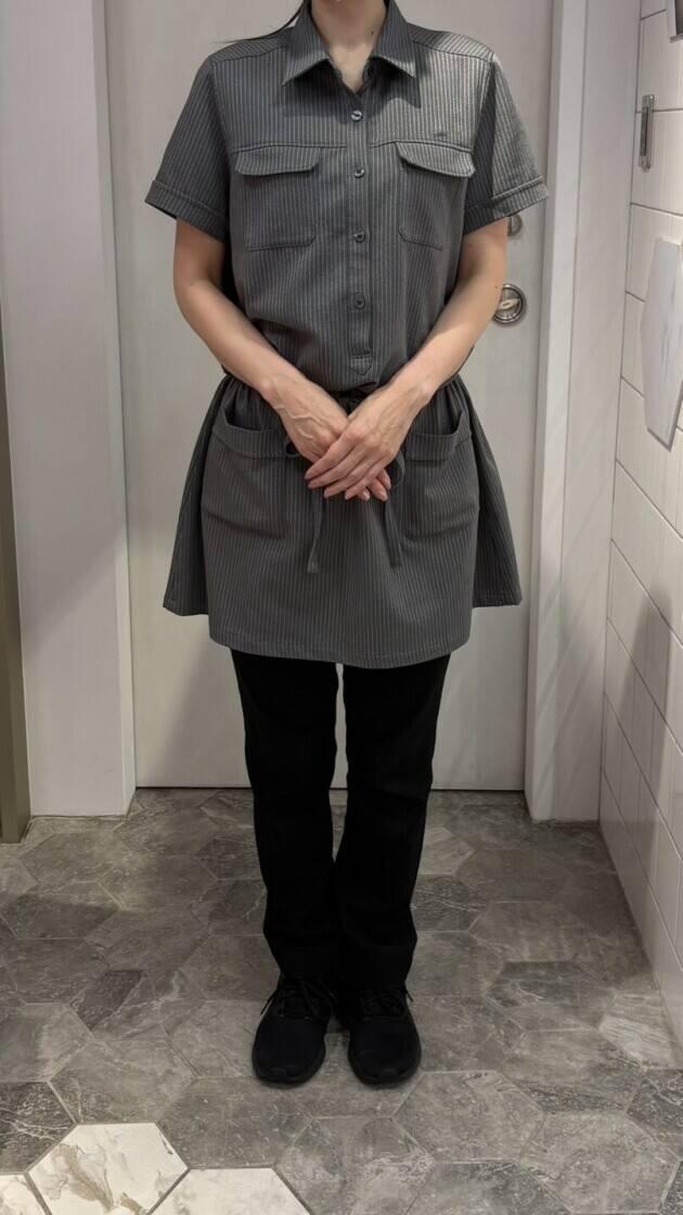 メイクアップソリューション新宿店の制服1