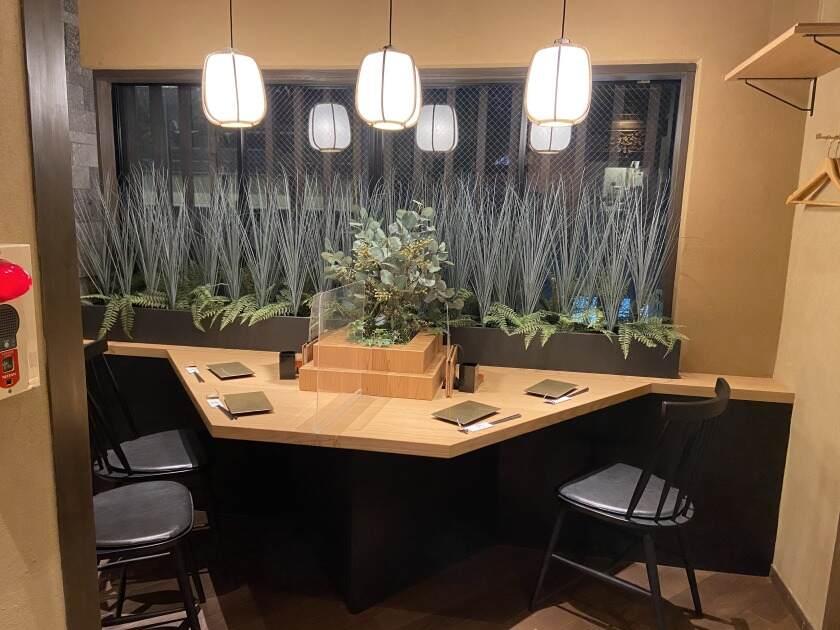 祝い鳥 淀屋橋本店の制服4