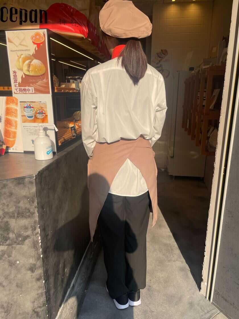 明日の食パン 芦屋本店の制服8