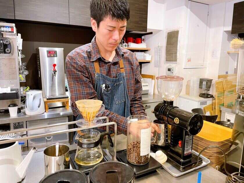 The RITA COFFEEの制服3