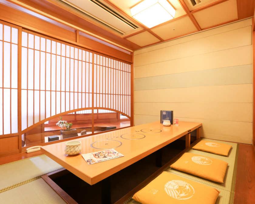 かに道楽 神戸ハーバーランド店の制服3