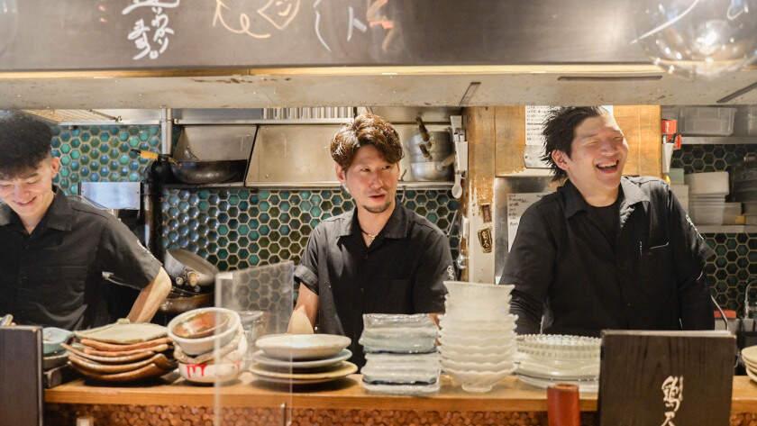 炭火焼き鳥 鶏尽の制服3