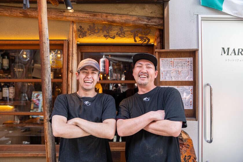 炭焼笑店陽 お初天神店の制服1