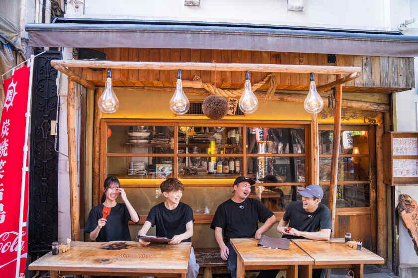 炭焼笑店陽 お初天神店の制服3