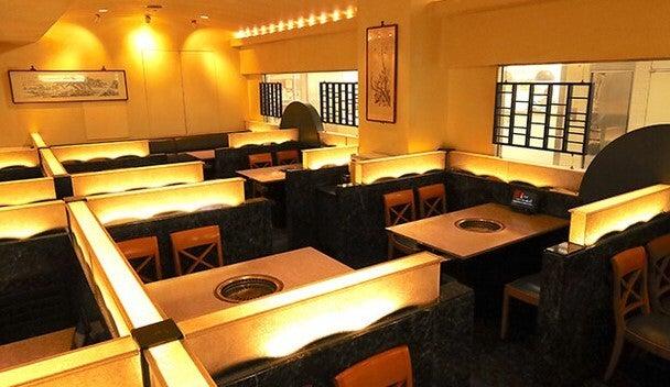 食道園 なんばウォーク店の制服4