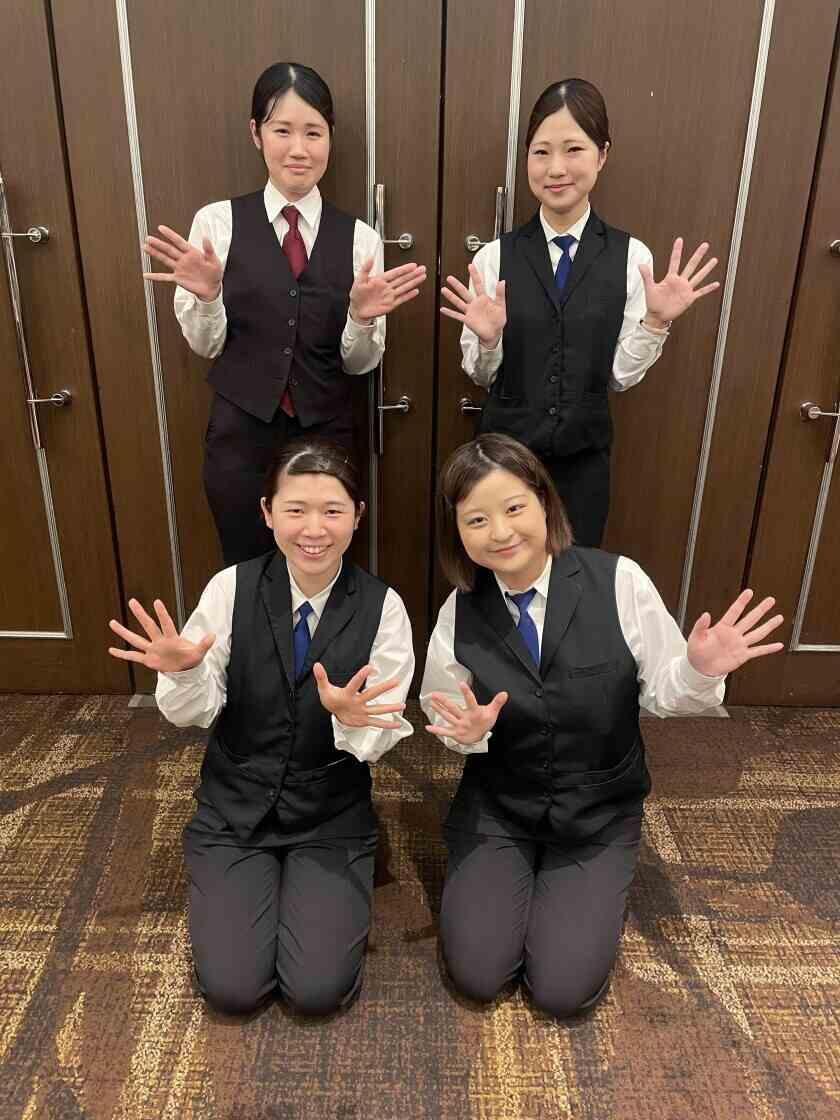 オリエンタルホテル東京ベイの制服1