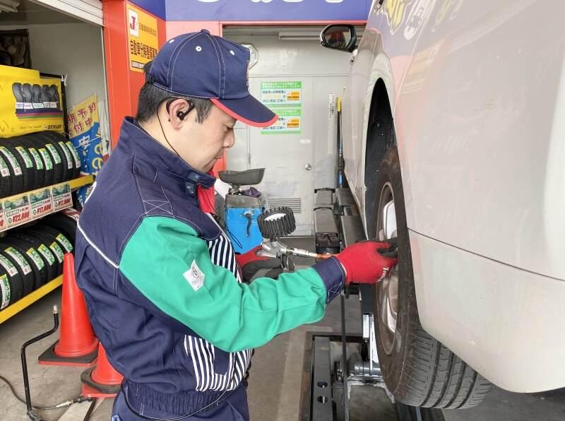 コスモ石油 セルフ&車検センター南郷SSの仕事画像1