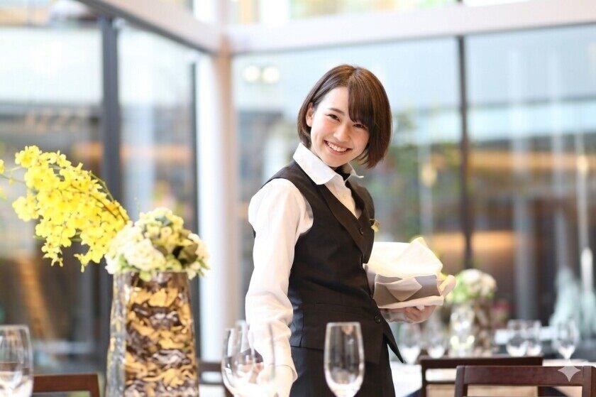 ホテルセトレ神戸・舞子の制服3