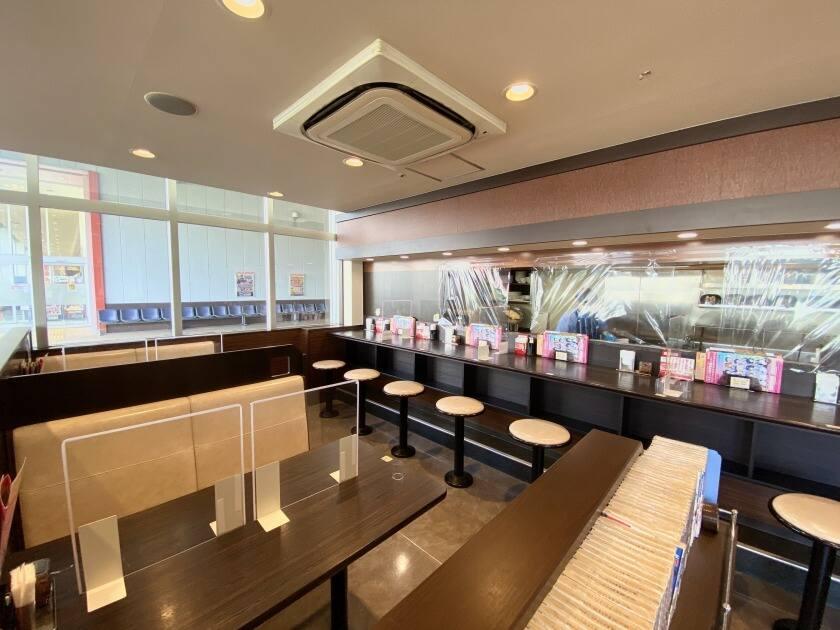 株式会社クローバーの制服4