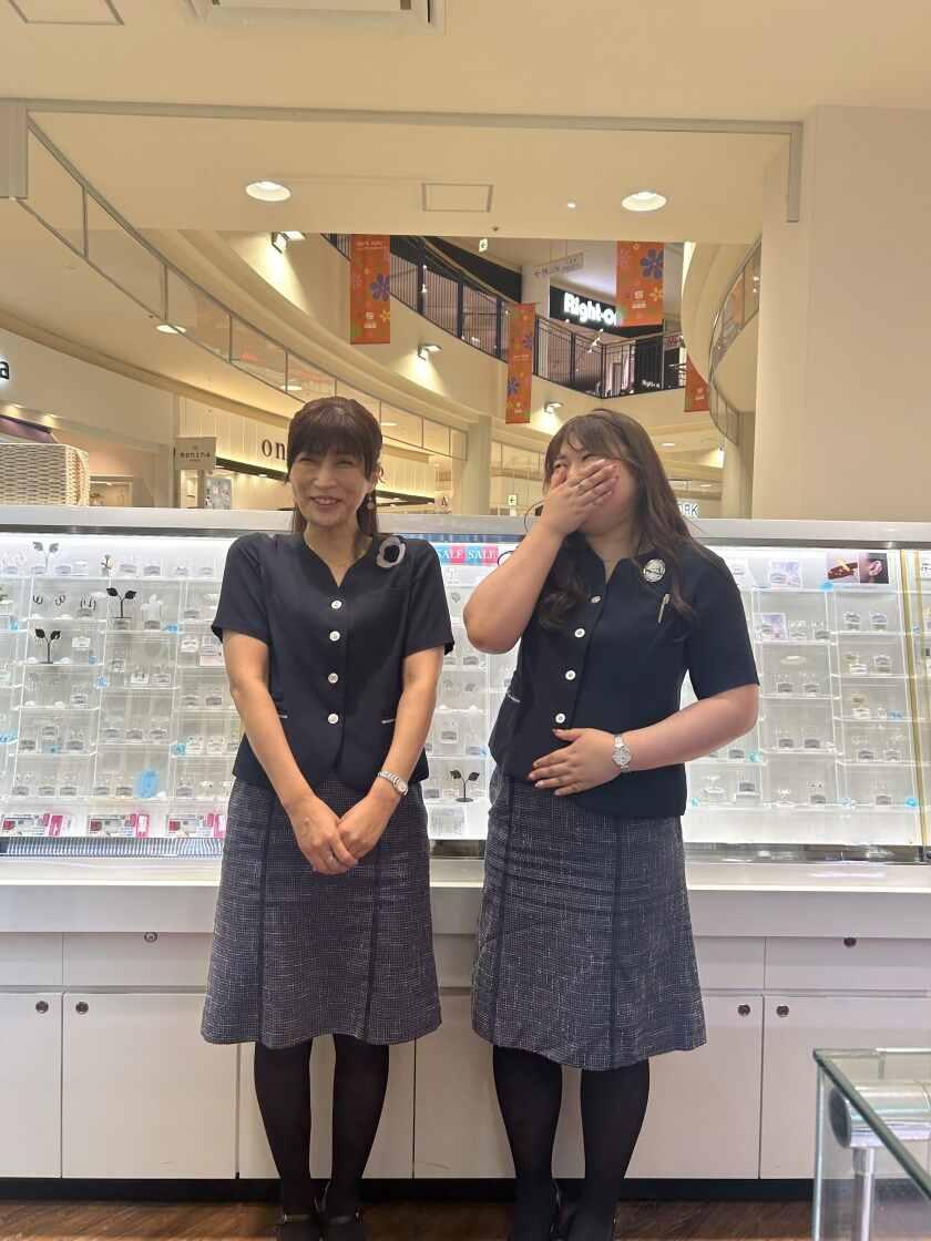 ジュエリー&ウォッチ ミムラ 天満屋福山店の制服2