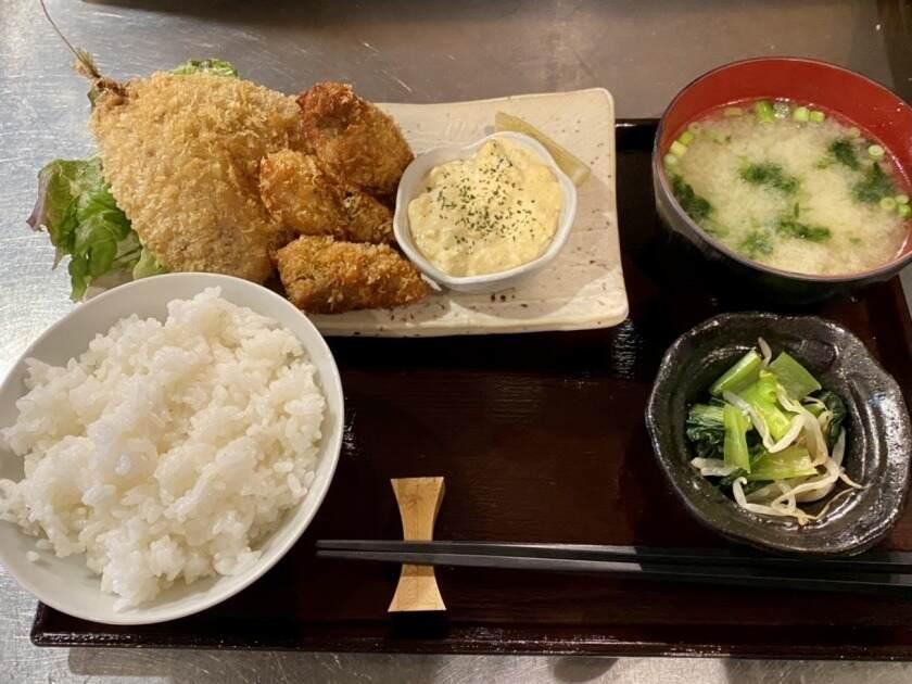 新宿魚庵 直の制服4