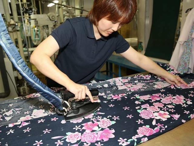 体を動かすのが好きな方はぜひ!正栄クリーニングの工場で働こ♪(軽作業・物流、枚方市)のイメージ画像