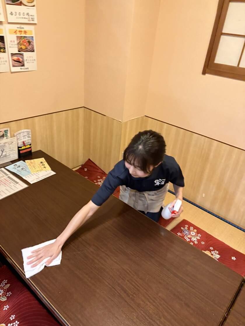 ひさご寿司 横須賀中央店の制服4