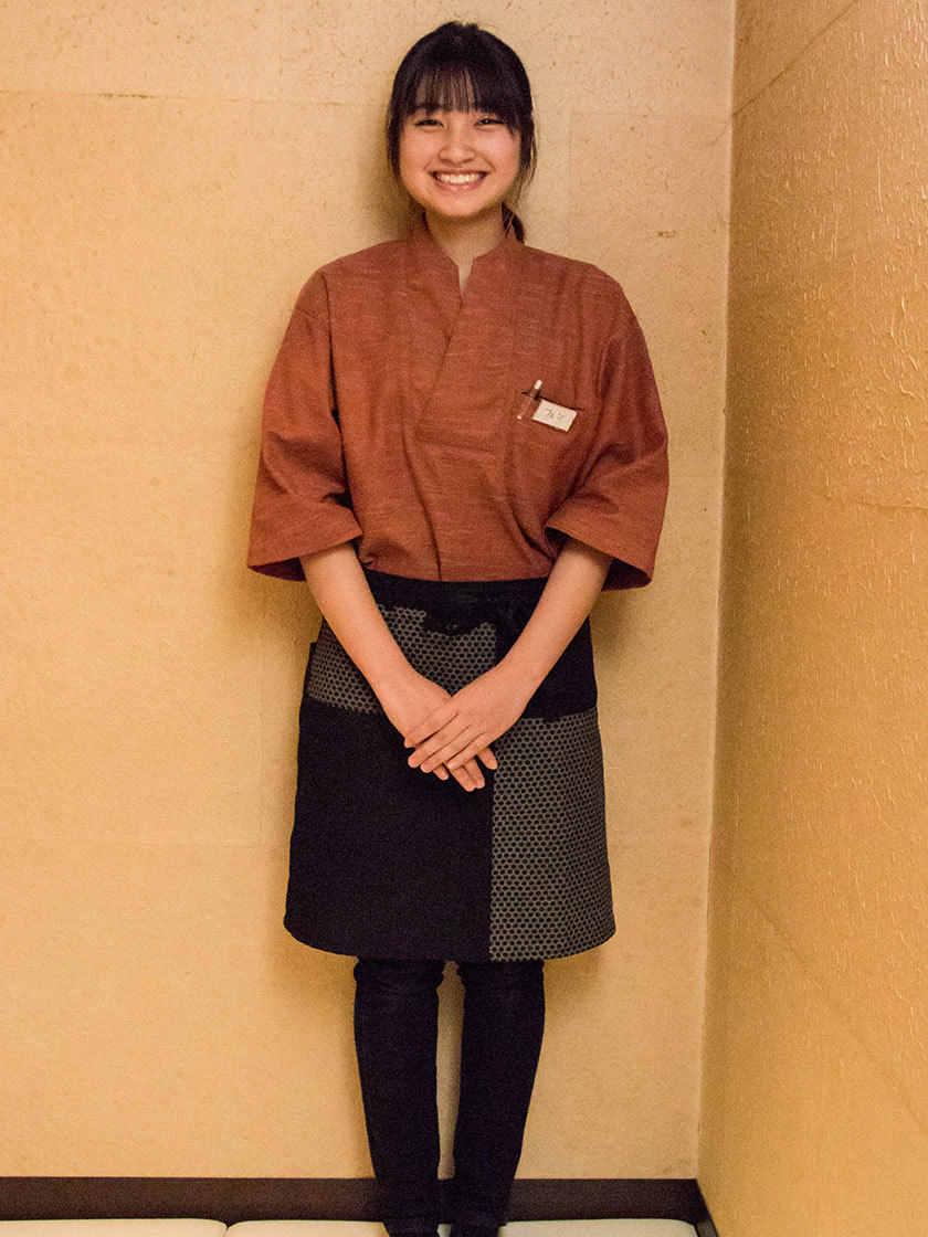 日乃出酒場げんさんの制服2