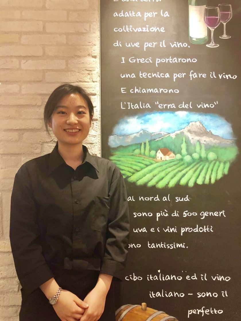 pizzeria & bar Mano-e-Mano(マーノエマーノ)の制服1