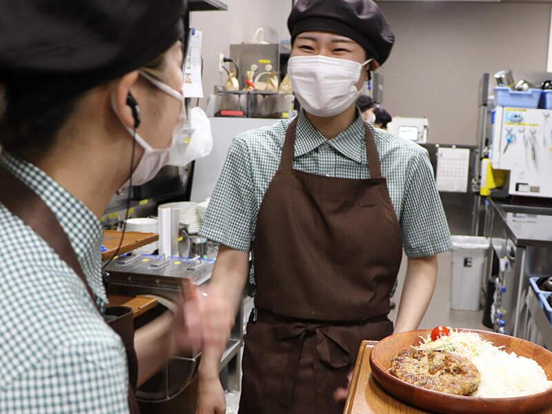 びっくりドンキー宇治槙島店の仕事画像3