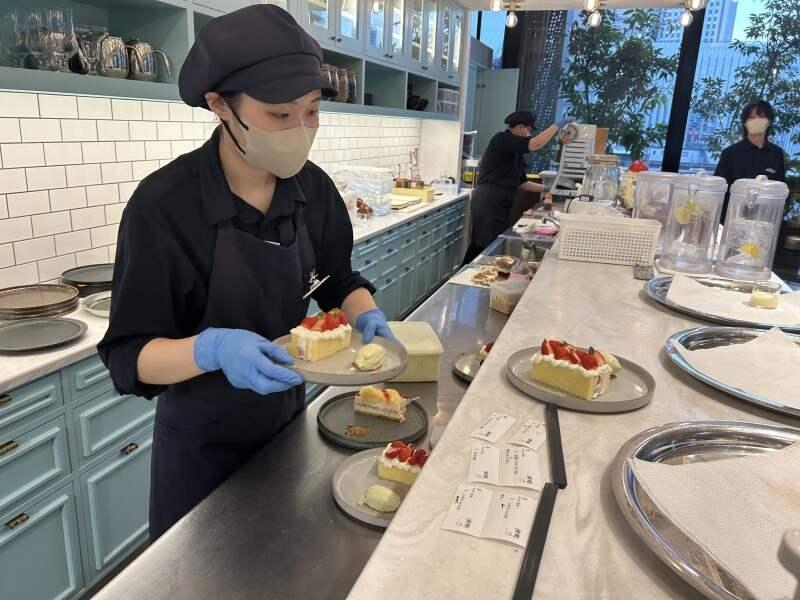 FRUiT 阪神梅田店 (フルーツ)の仕事画像3