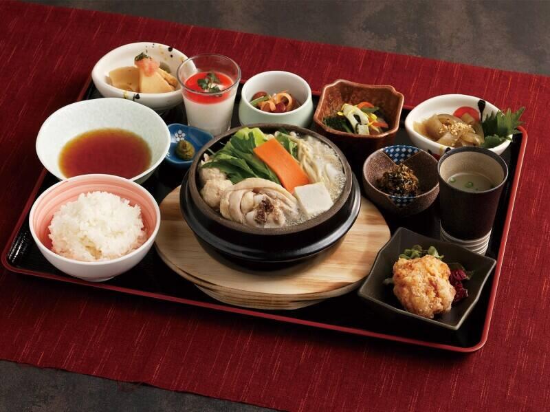 博多鶏ソバ華味鳥 阪急うめだ店の仕事画像2