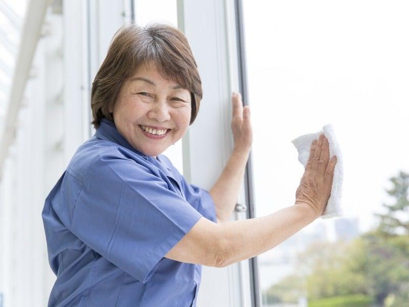 センクラ出島店 営業前清掃の仕事画像1