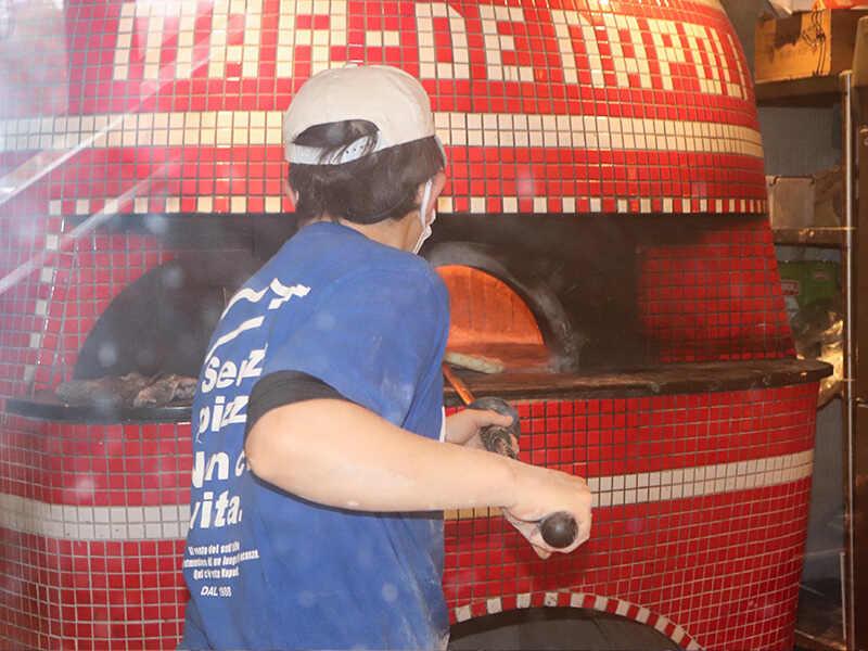 ピッツェリア マルデナポリ世田谷本店の仕事画像3