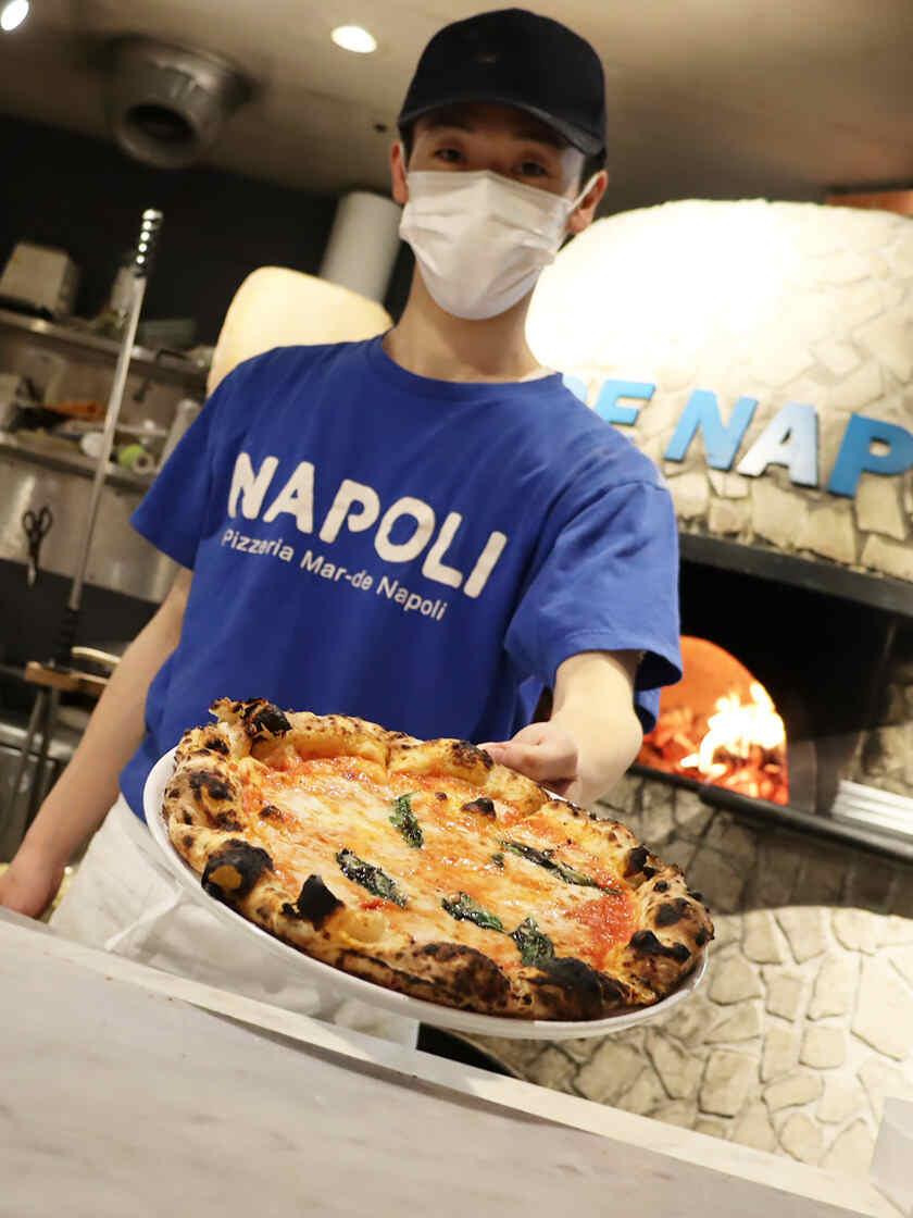 ピッツェリア マルデナポリ名古屋ゲートタワー8階の制服2