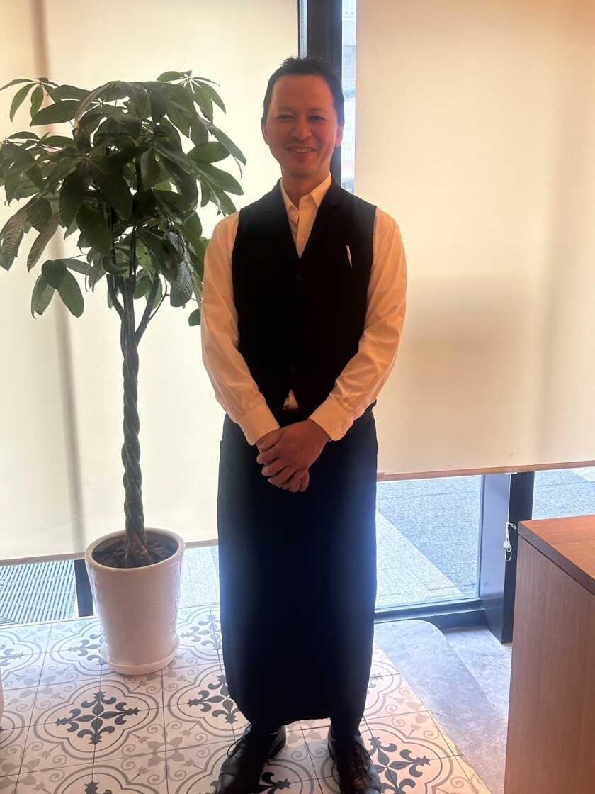 株式会社The DINING(創作串揚げ べにゑ)の制服2