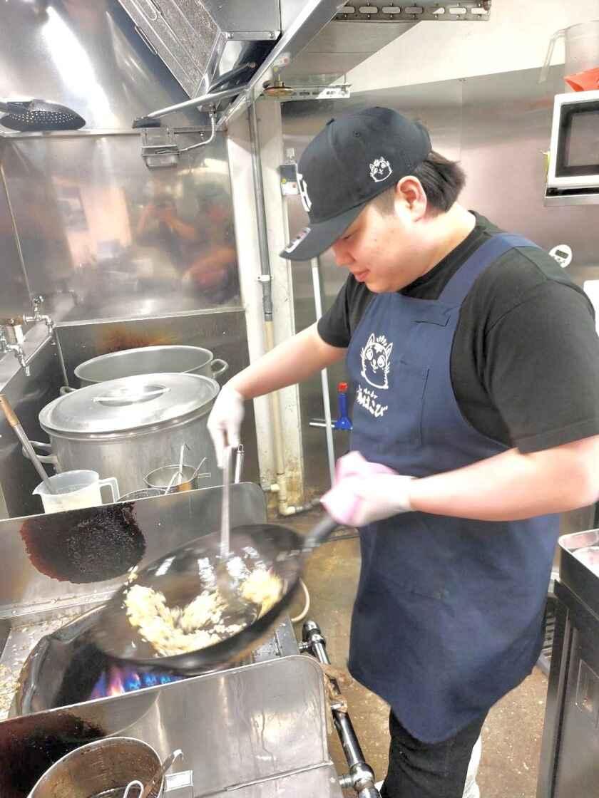 味の喜び福はこび 姪浜本店の制服6