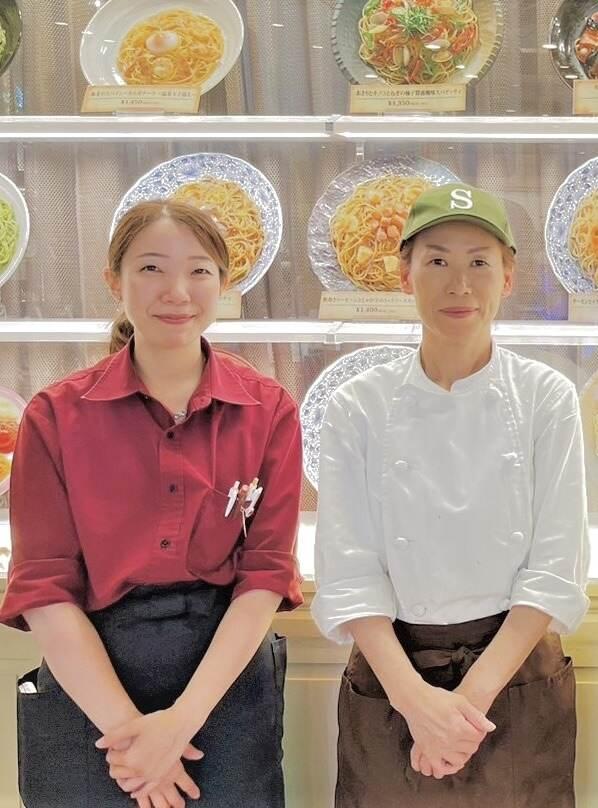 pasta de pasta パスタ デ パスタ ミント神戸店の制服1