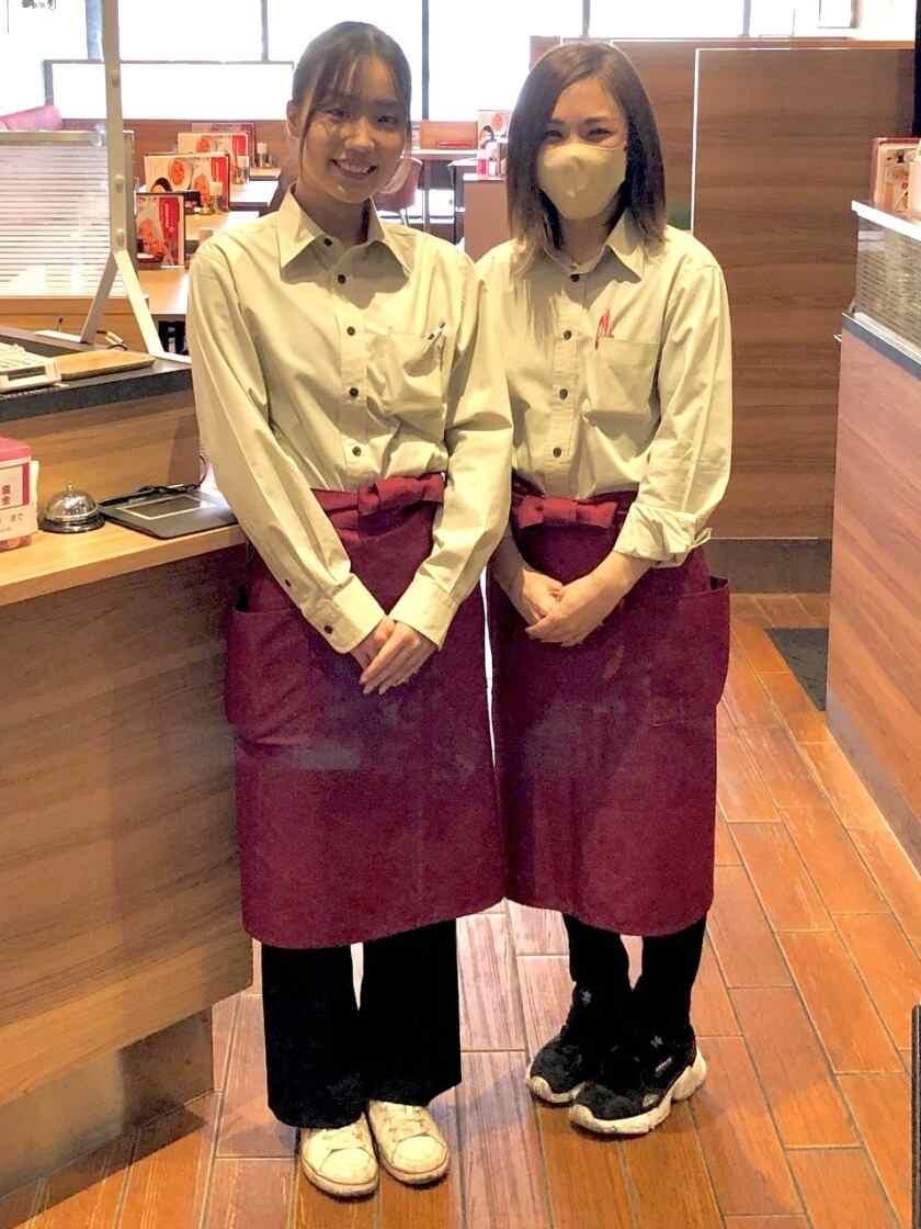 クワトロナポリ イオンモール岡山店の制服1
