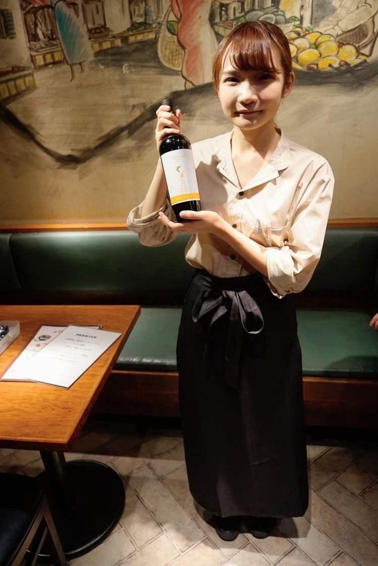 パスタママ 新宿店の制服2