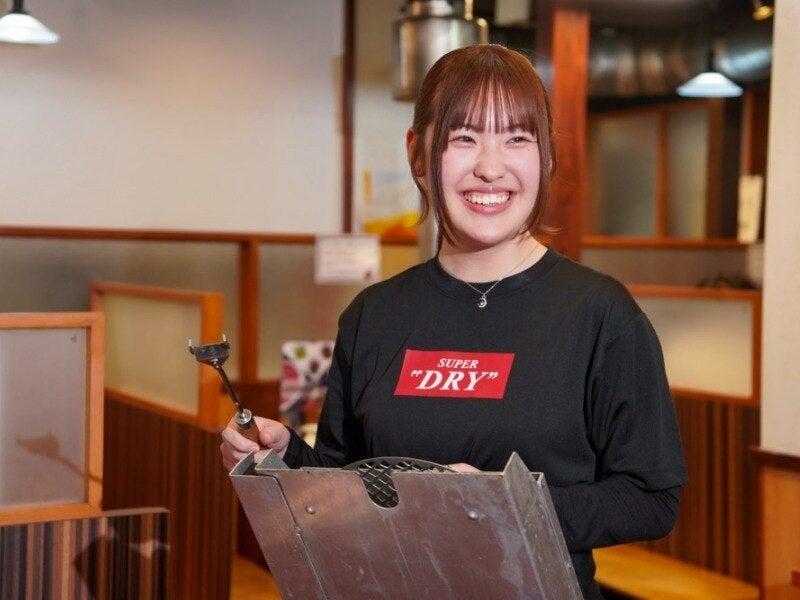 焼肉万里 竹ノ塚店の制服3