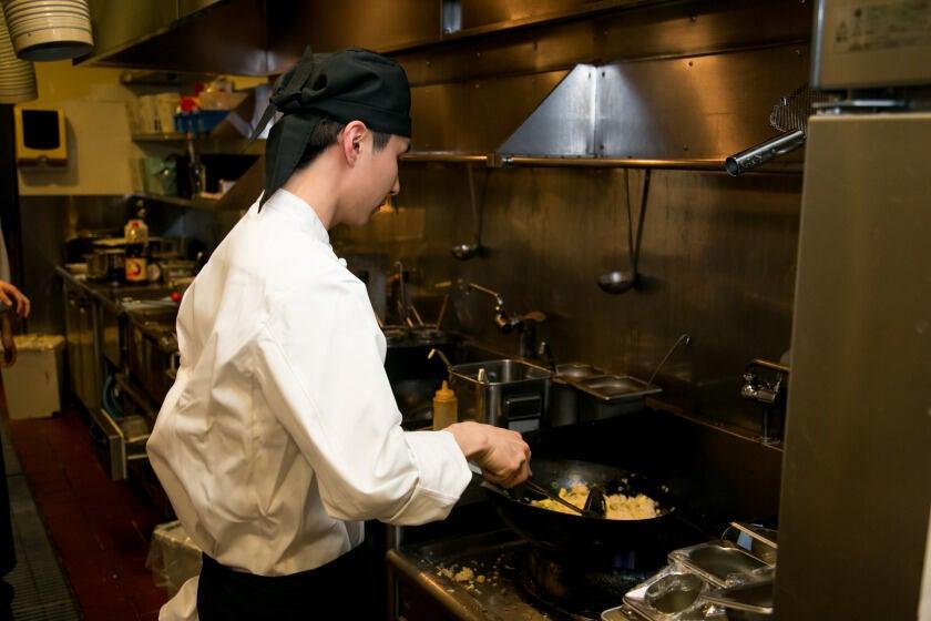 上海常 伊丹昆陽店の制服4