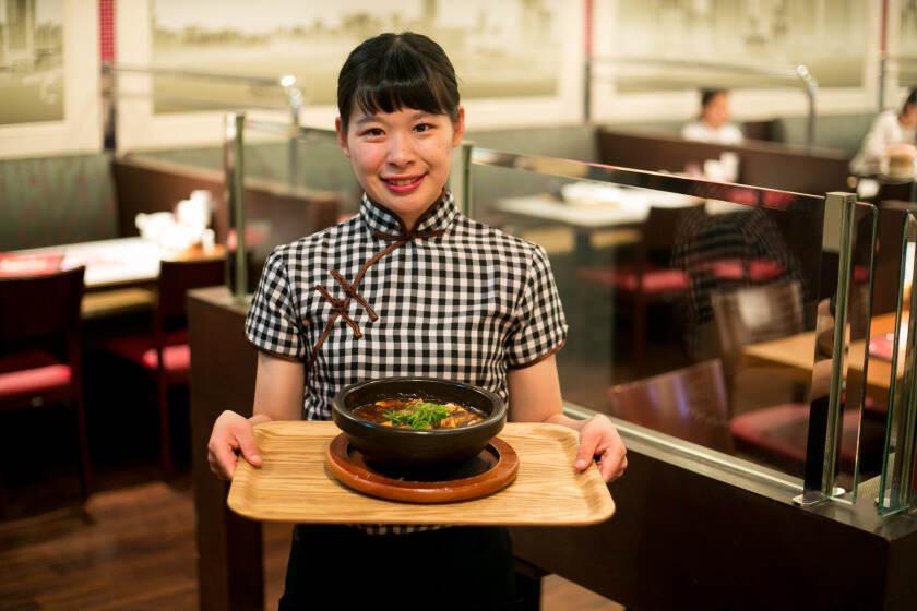 上海常 伊丹昆陽店の制服6