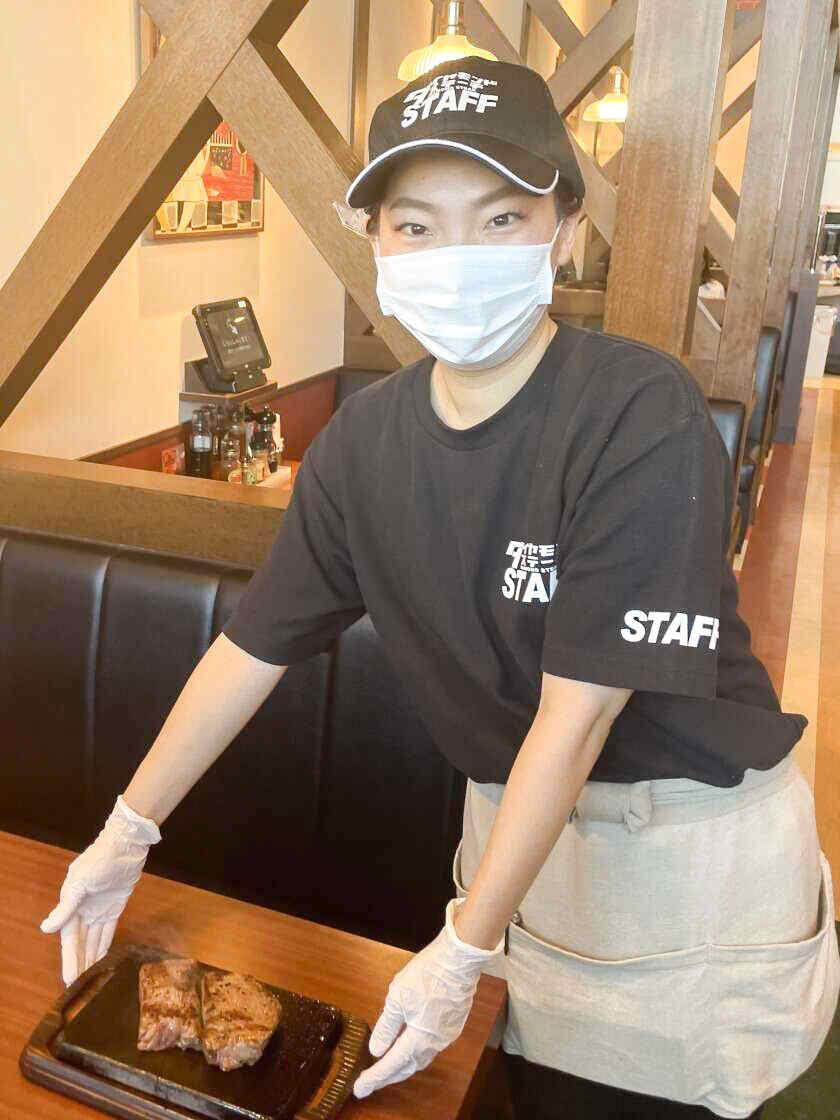 ダイヤモンドステーキ 浦和美園店の制服1
