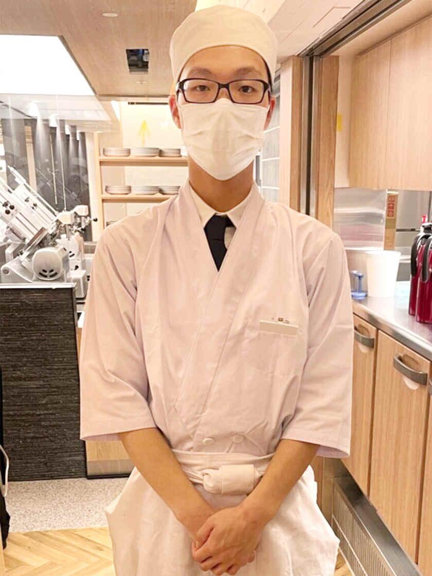宮崎しゃぶしゃぶ霧峰 幕張新都心店の制服3