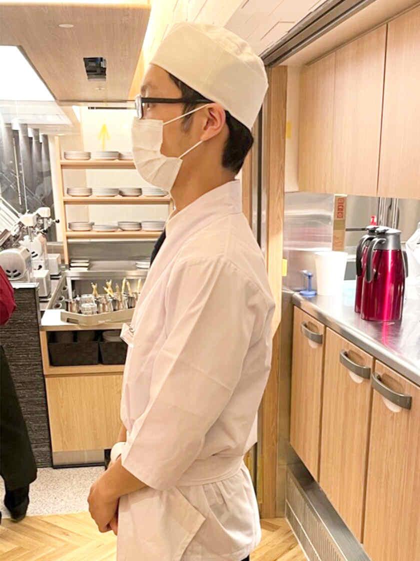 宮崎しゃぶしゃぶ霧峰 幕張新都心店の制服4